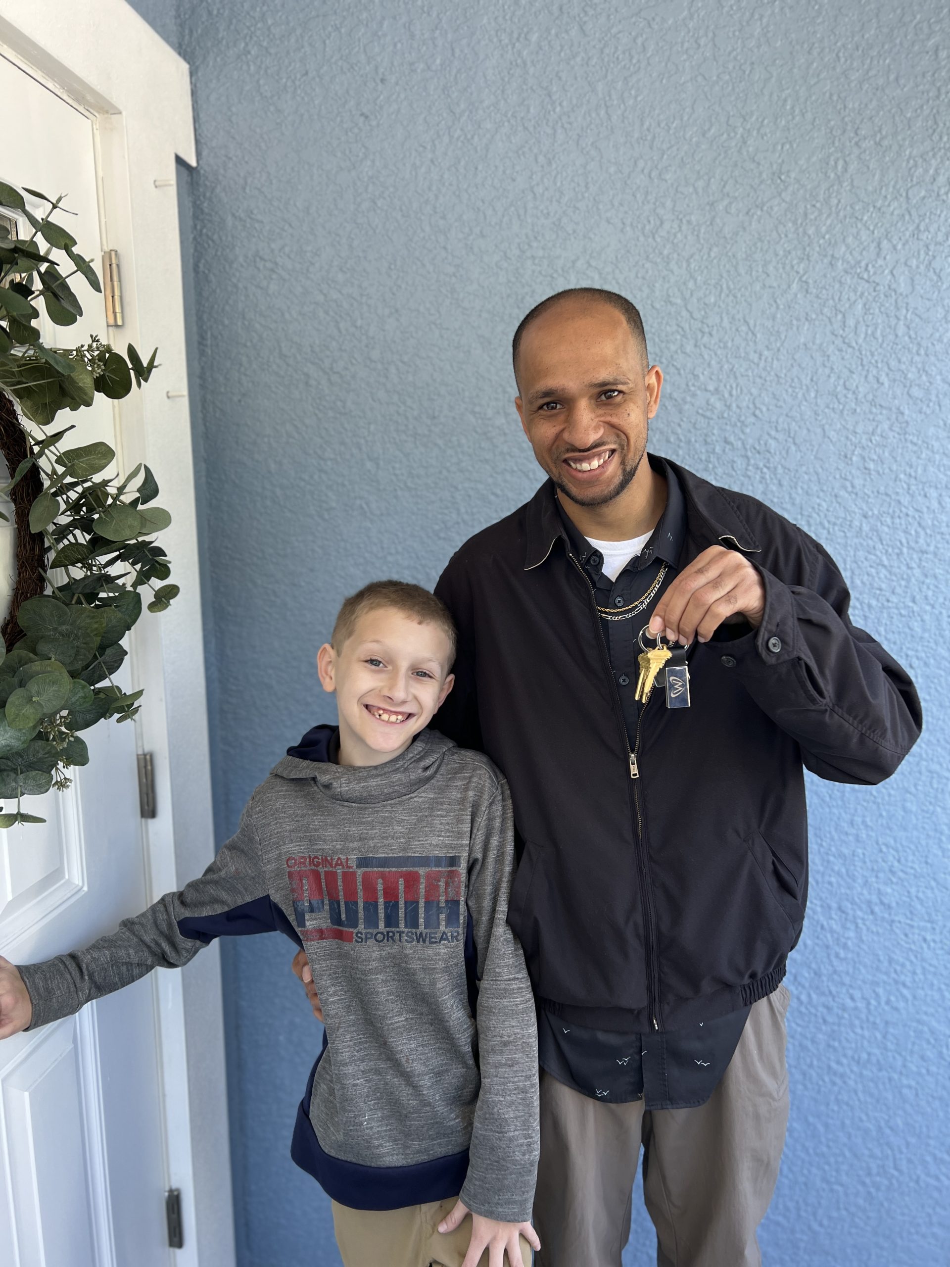 Falcons legend surprises single dad, 10-year-old son with fully-furnished home